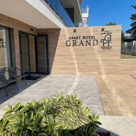Grand 3*