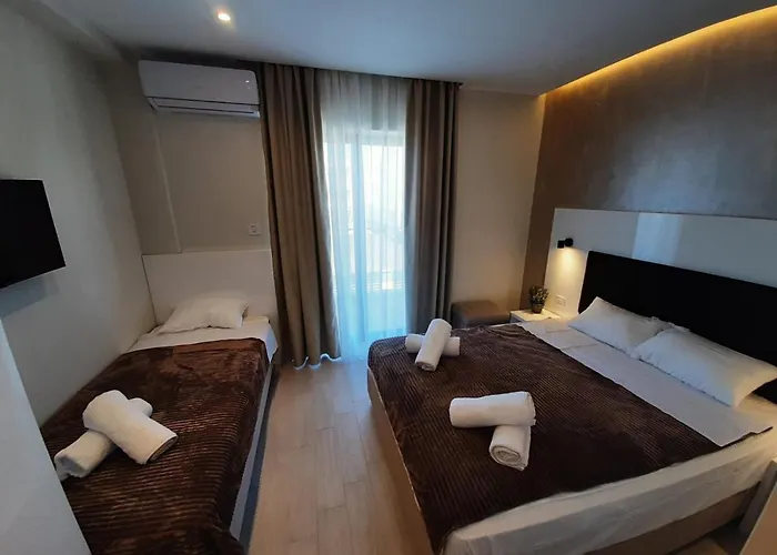 Grand Agia Triada (Thessaloniki)